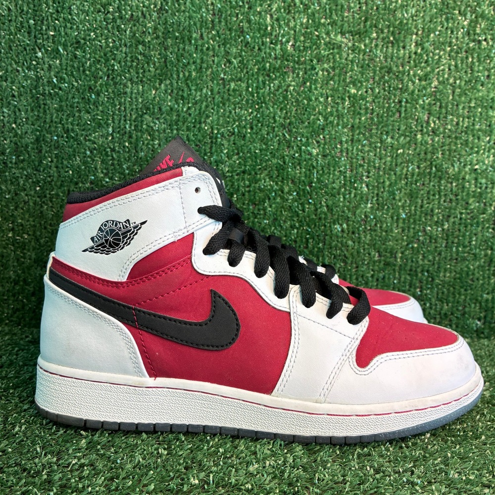 Jordan 1 Retro Carmine High Top Basketball Sneaker White Red Black Youth Sz 5.5Y